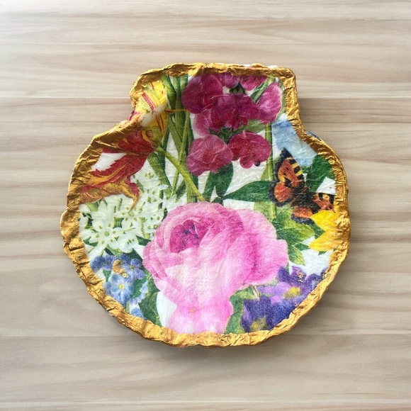 Scallop shell Decoupage handmade trinket dish - Picture 1 of 5
